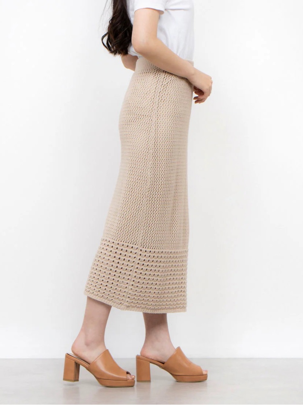House of Harlow 1960 Beige Crochet A-Line Skirt - Picture 4 of 13